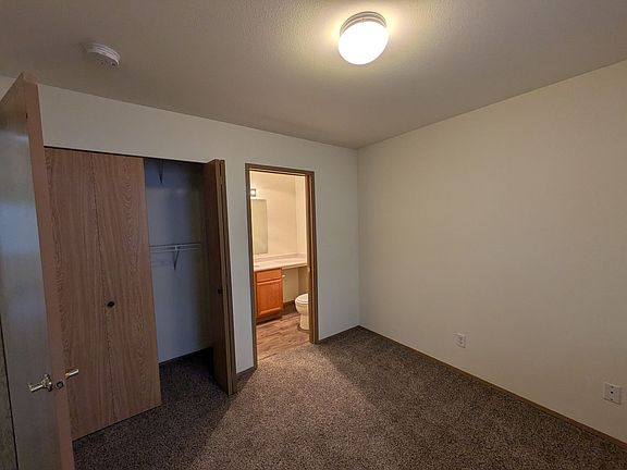 5th image of 4008 Northwest Ave #202