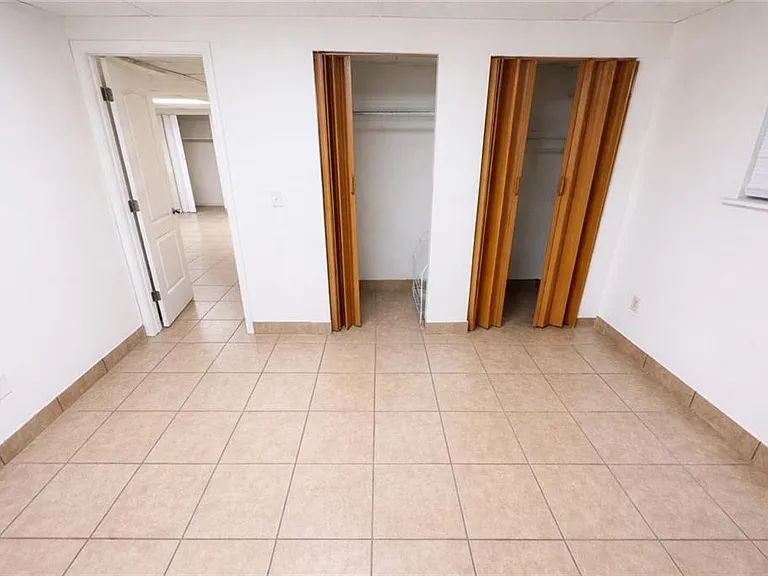 220 Sandy Springs Pl #D — Photo 7
