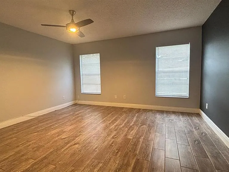 4817 Landover Cir — Photo 11