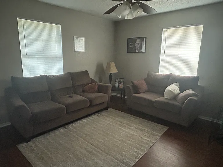 7022 Lincoln Dr — Photo 2
