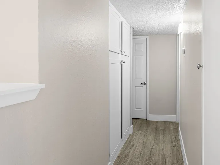 Sherwood Forest Apartments — Photo 14