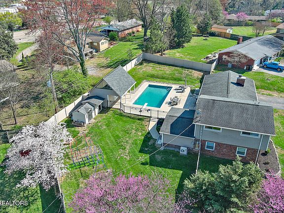 4th image of 7904 NW Stratton Dr