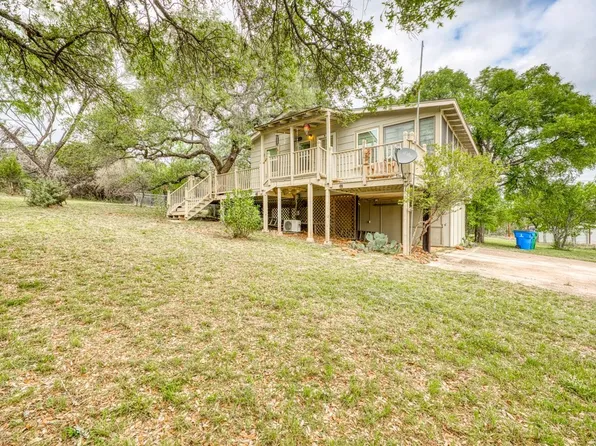 204 W Lakeshore Drive, Llano, TX 78643