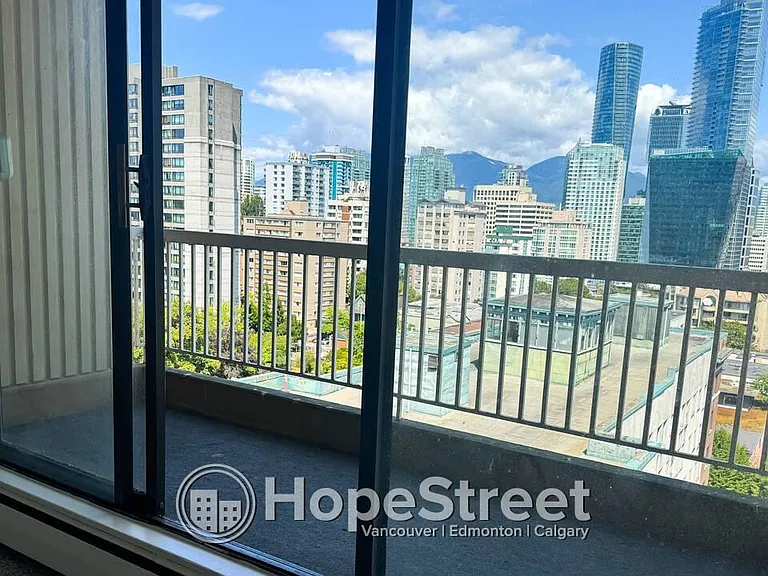 1075 Comox St #1406 — Photo 10