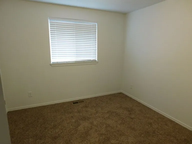 888 Creek Ct NW — Photo 12