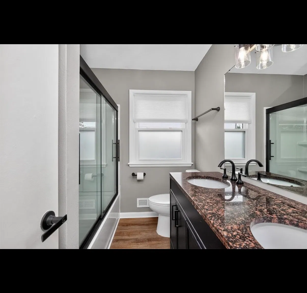 3 bed, 988 sqft, $1,800 — Photo 3