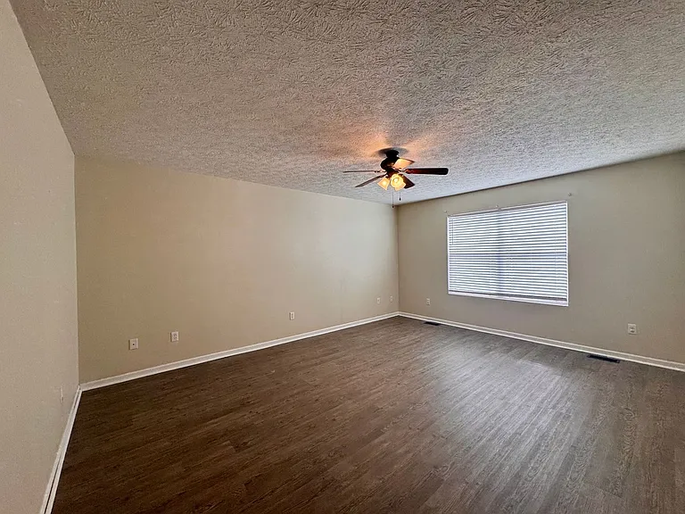14209 Haywood Dr — Photo 3