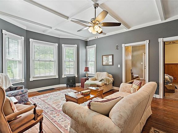 5th image of 223 S Delaware St