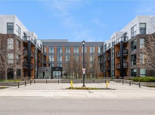 150 Sabina Dr #301, Oakville, ON L6H0W3