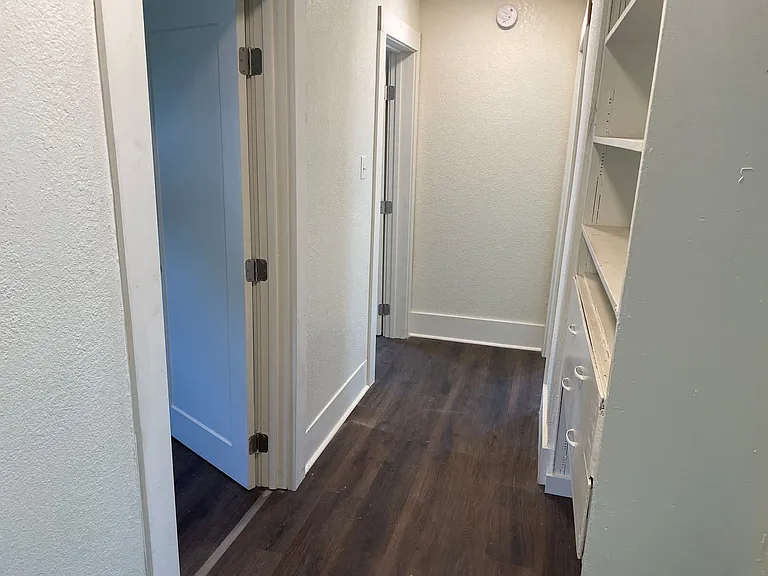 446 Lewis St — Photo 9