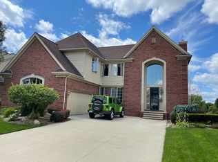 1235 Tulberry Cir, Rochester, MI 48306