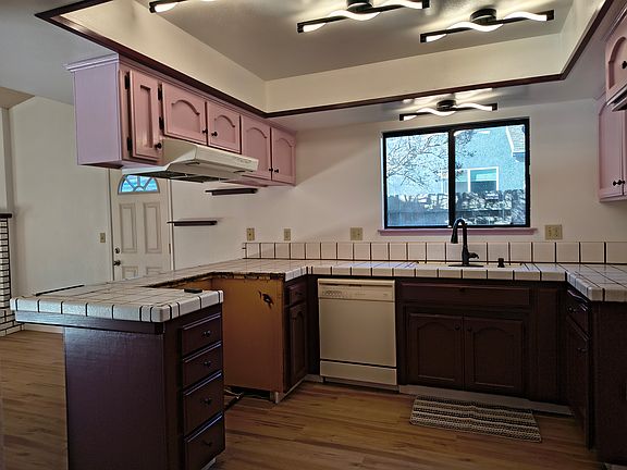 5th image of 1475 Godell St