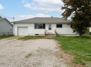 209 Sterling Dr, Moro, IL