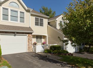 4 Chatham Ct, Fishkill, NY 12524