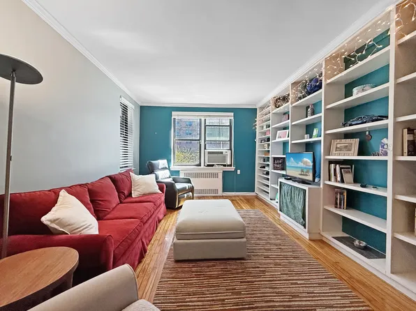 510 Kappock Street 1B image 1 of 26
