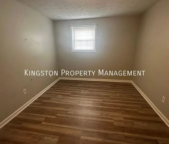 200 Summit Dr #4 — Photo 5