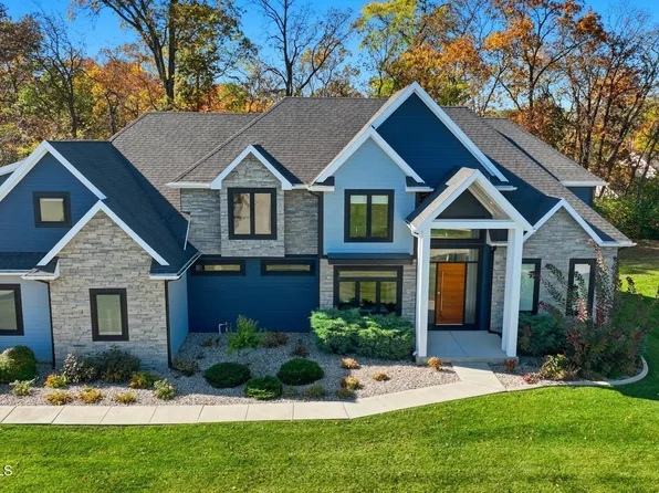 26077 Seminary Rd, Perrysburg, OH 43551