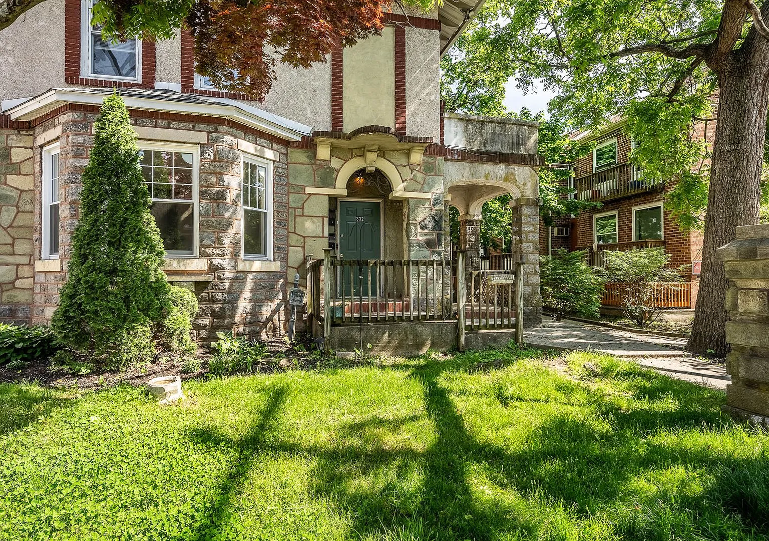 332 W Washington St — Photo 3
