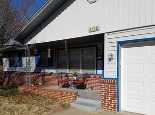 2108 S Luster Ave, Springfield, MO 65804