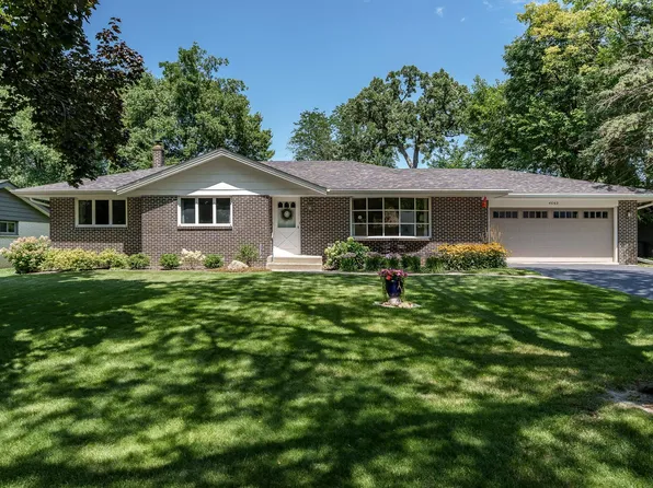 4662 Cinnamon Ln, Rockford, IL 61114