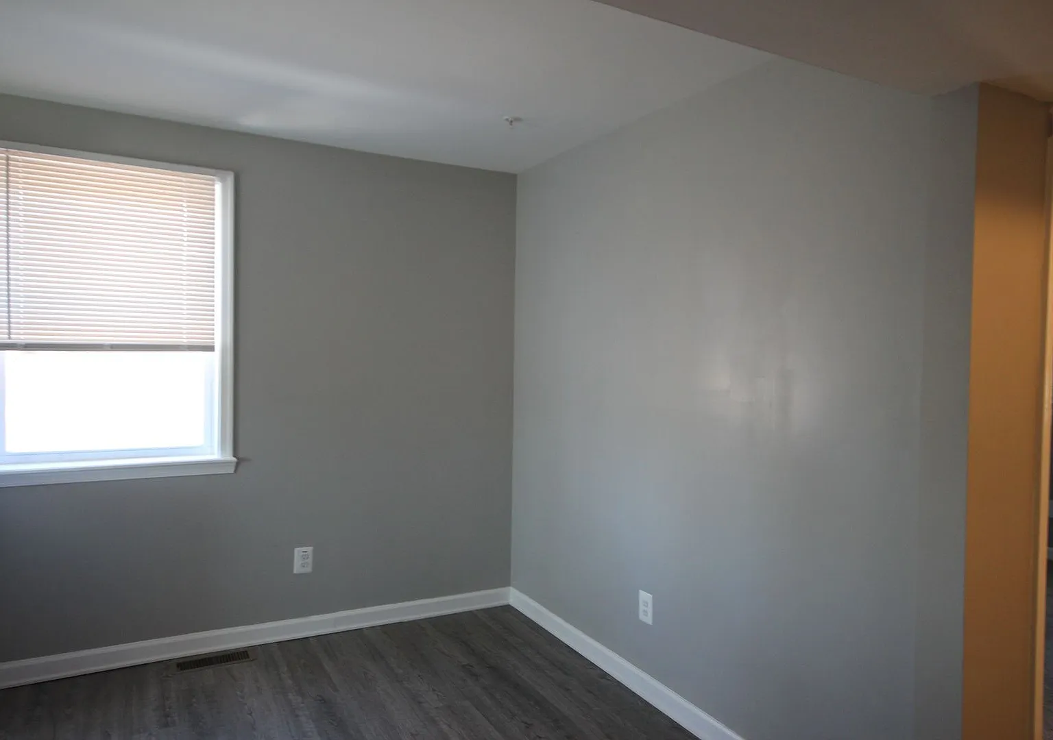312 N Philadelphia Blvd — Photo 4