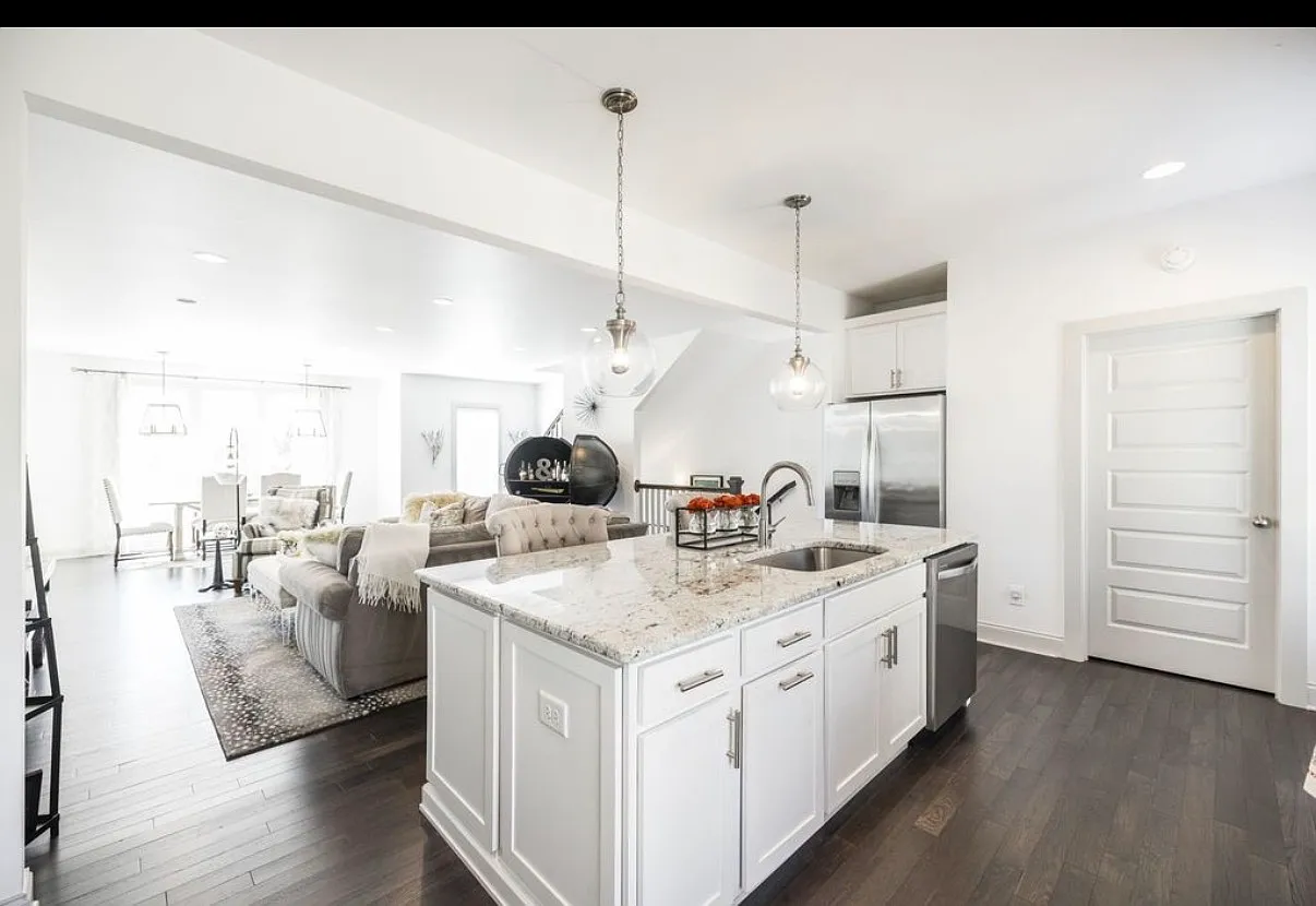 2 bed, 1934 sqft, $3,500 — Photo 2