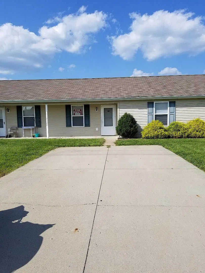 100 Baylie Dr - 128 — Photo 4