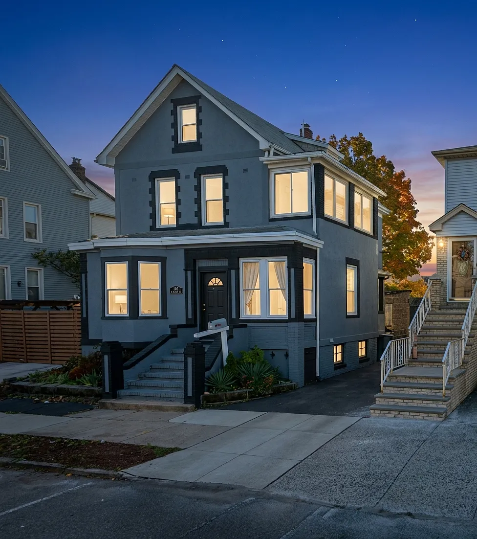 2 bed, 650 sqft, $2,150 — Photo 1
