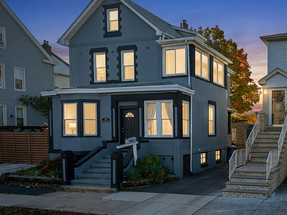 12 Juliette St #1