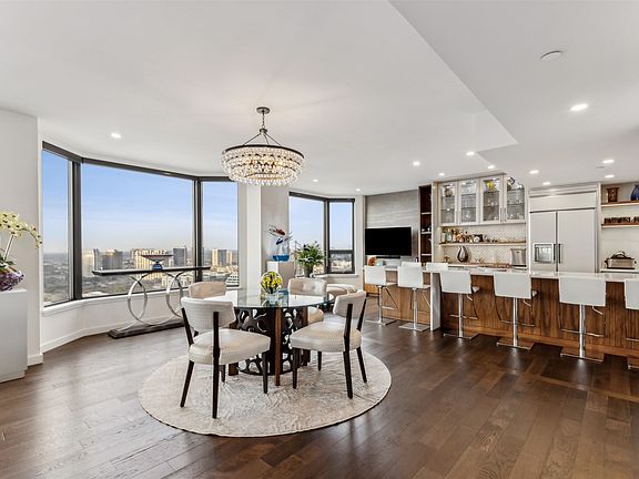 2nd image of 3030 McKinney Ave APT 2305