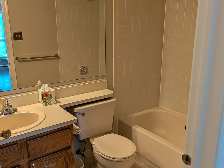 203 Remington Ct #203 — Photo 6
