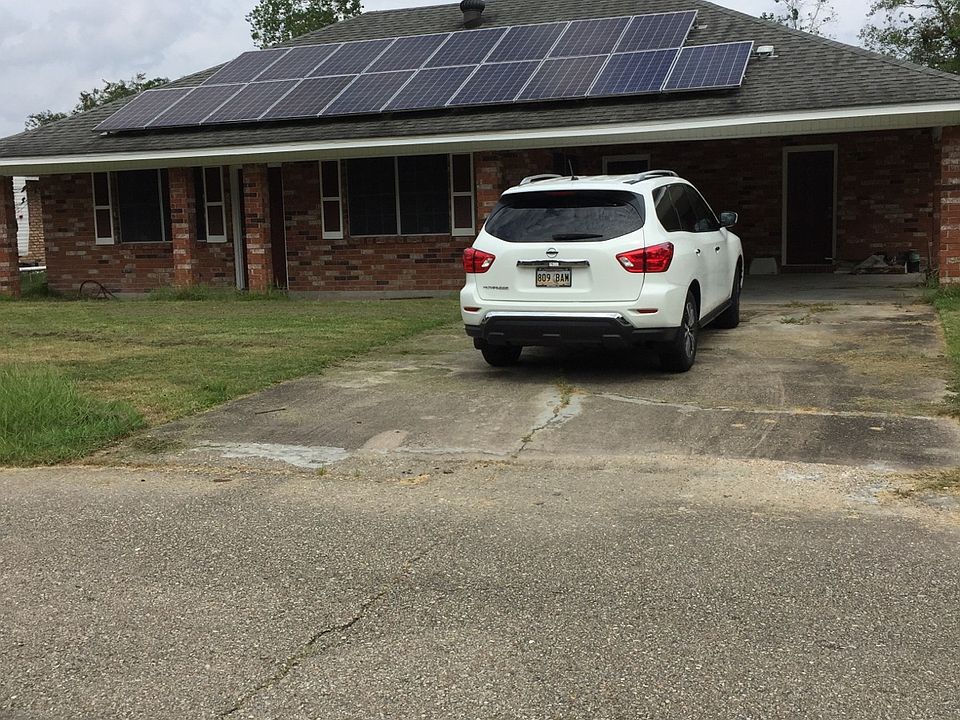1st image of 44106 Penny St