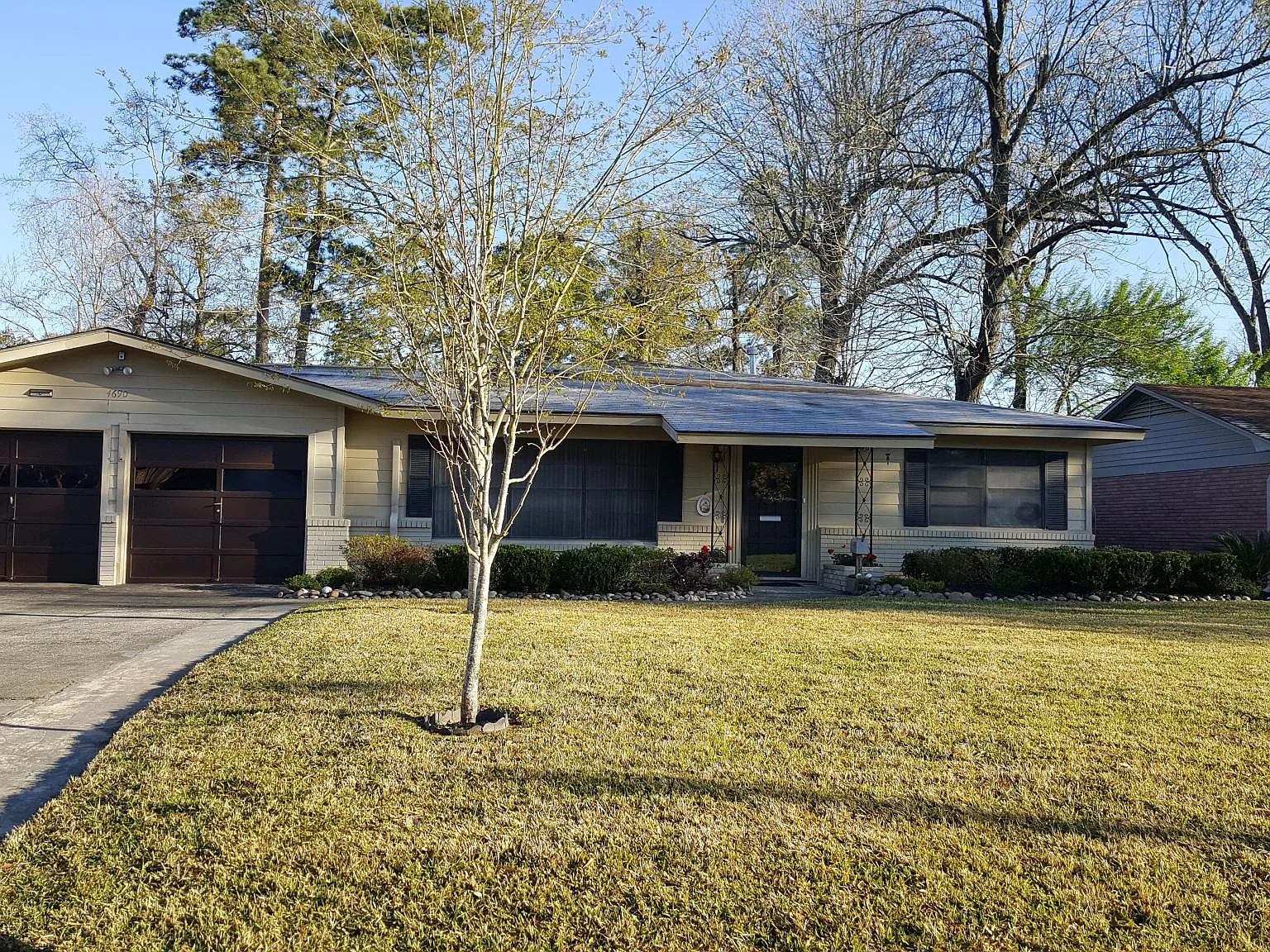 4 bed, 2224 sqft, $2,100 — Photo 1
