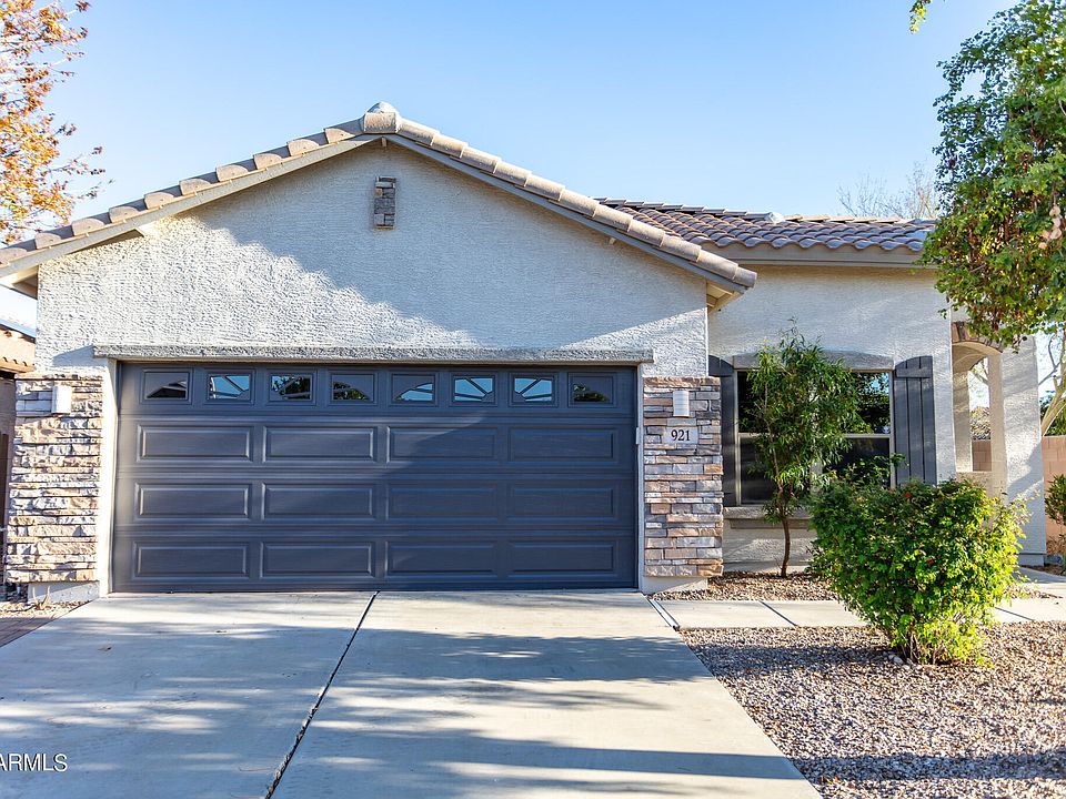 1st image of 921 W DANA Drive