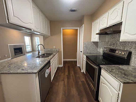 5th image of 2422-2424 Sherry St #2422