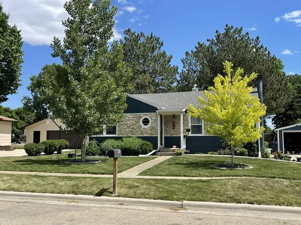 814 N Harney Ct, Pierre, SD 57501