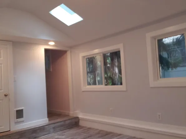 4659 NE Ainsworth St, Portland, OR 97218