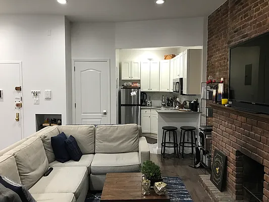 Rented by CNYC Apartments | media 22