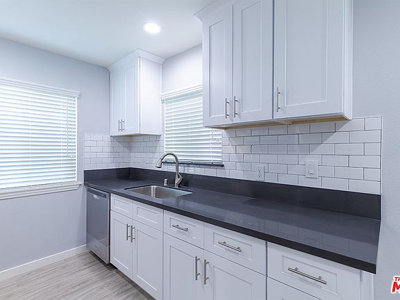 3rd image of 633 Indiana Ave #633