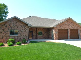 1128 18th Ave NE, Aberdeen, SD 57401