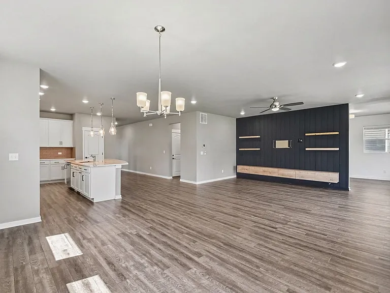 5260 2nd Ave — Photo 4