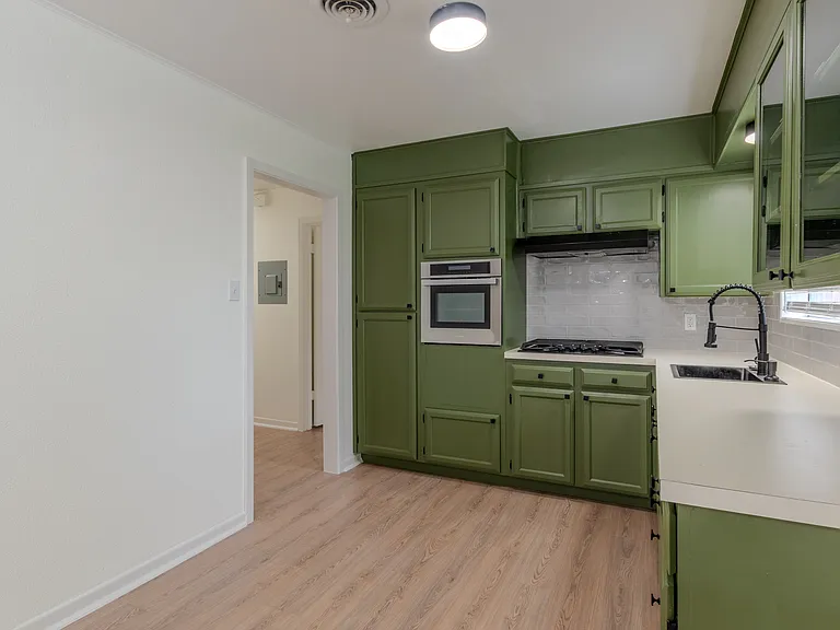 1402 Missouri Ave — Photo 18