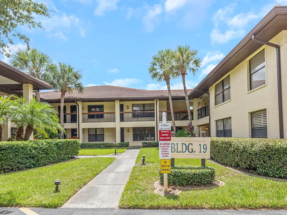 1906 Hammock Pine Blvd #1906