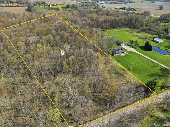 3rd image of 27493 Irwin Rd