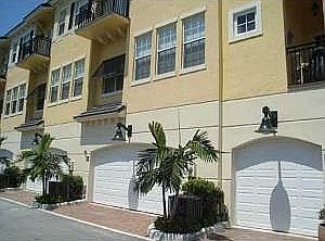 5th image of 285 SE 6th Ave APT G