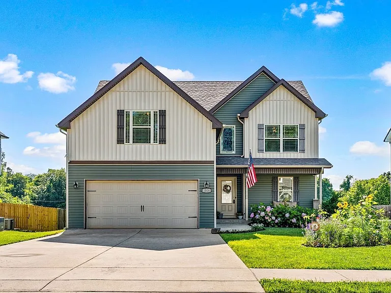 1328 Sussex Dr — Photo 4