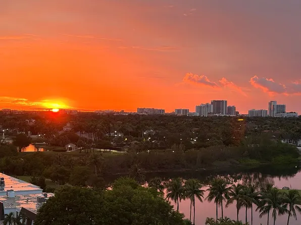 1000 Parkview Dr APT 1007, Hallandale Beach, FL 33009