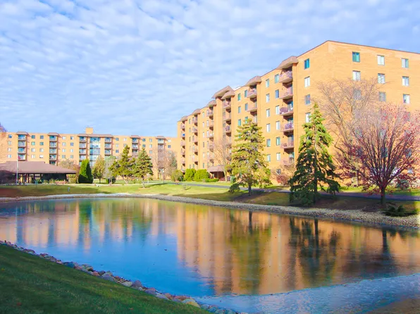 1717 W Crystal Ln Unit 401, Mount Prospect, IL 60056