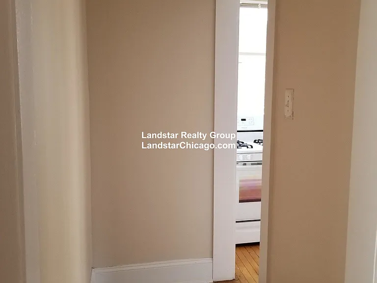 1963 W Foster Ave #2 — Photo 8