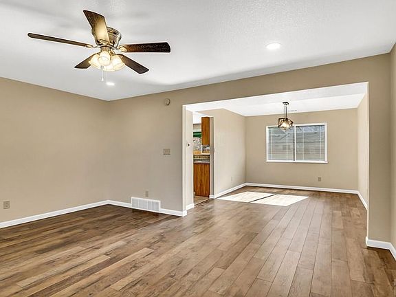 5th image of 106 Carrillon Ln